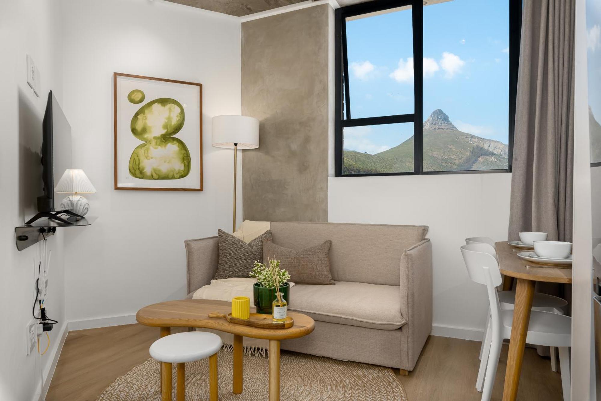 Apartment Eighty2 On M