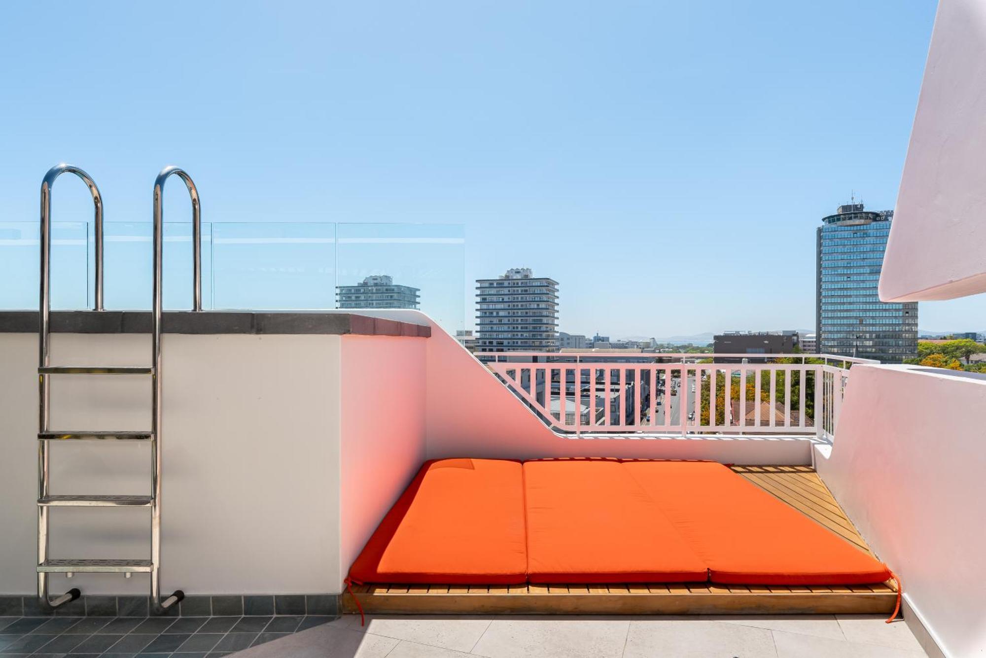 Apartment Eighty2 On M Cape Town